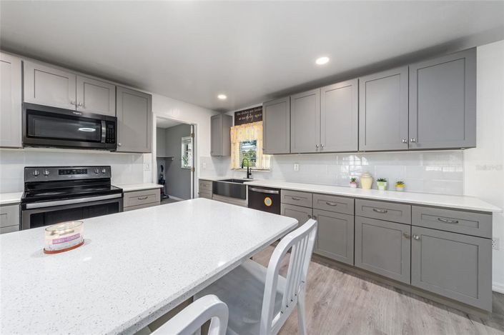 Image No.16-3 Bed House for sale