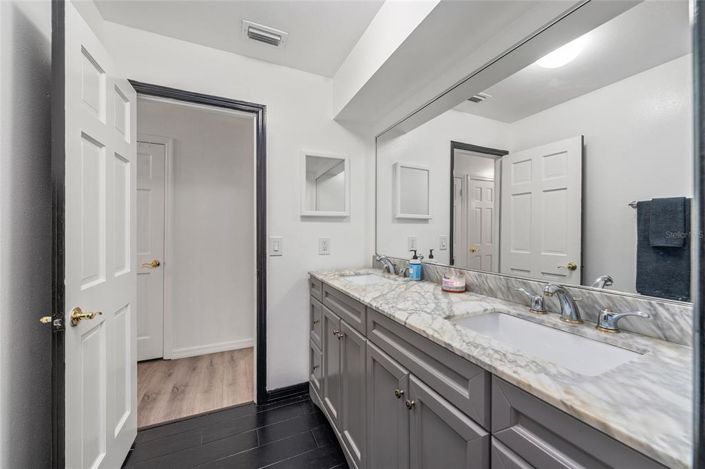 Image No.21-3 Bed House for sale