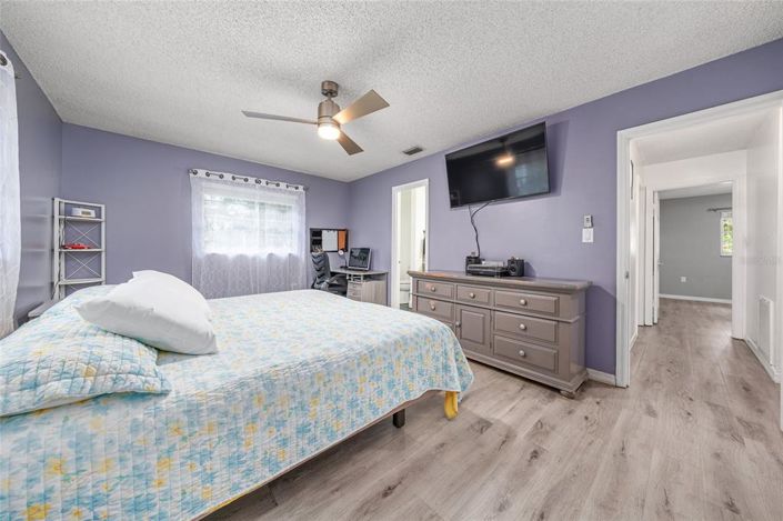 Image No.34-3 Bed House for sale