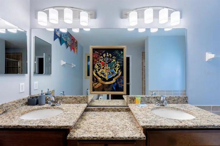 Image No.25-4 Bed Townhouse for sale