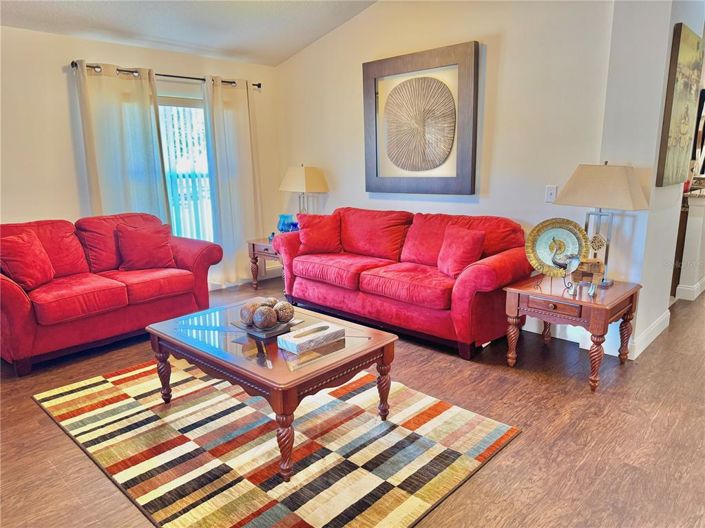 Image No.15-4 Bed House for sale