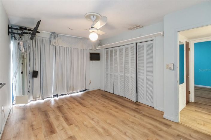 Image No.15-4 Bed House for sale