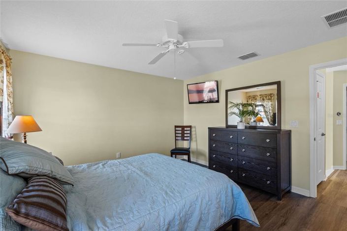 Image No.17-4 Bed Townhouse for sale