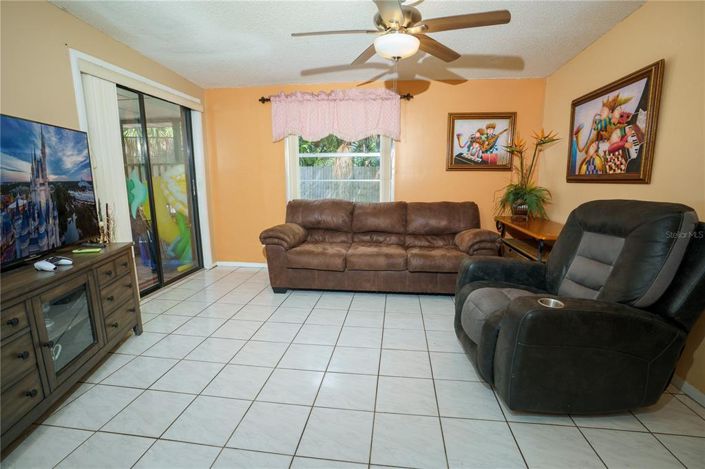 Image No.17-4 Bed House for sale