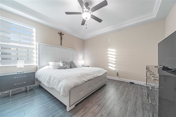 Image No.18-5 Bed House for sale