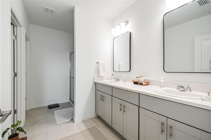 Image No.27-4 Bed House for sale