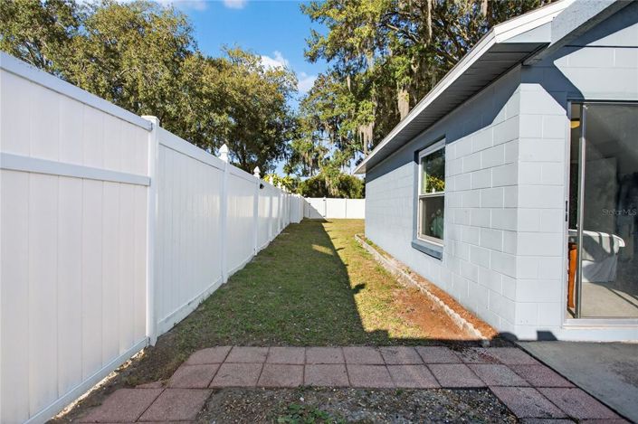 Image No.21-3 Bed House for sale