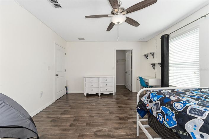 Image No.10-4 Bed House for sale