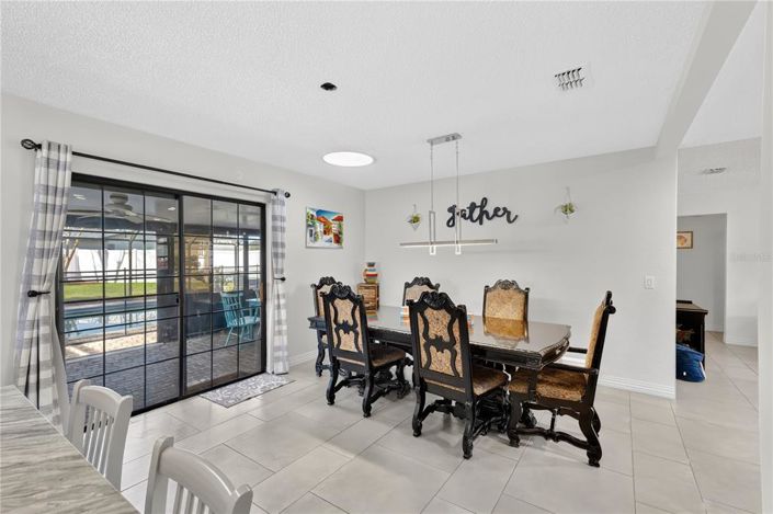 Image No.15-3 Bed House for sale