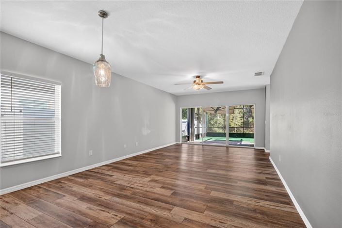 Image No.15-4 Bed House for sale