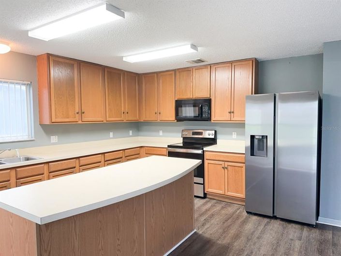 Image No.10-3 Bed House for sale