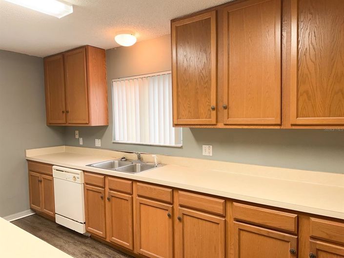 Image No.11-3 Bed House for sale