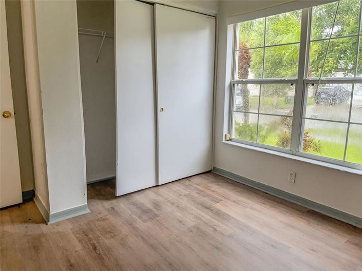 Image No.17-3 Bed House for sale