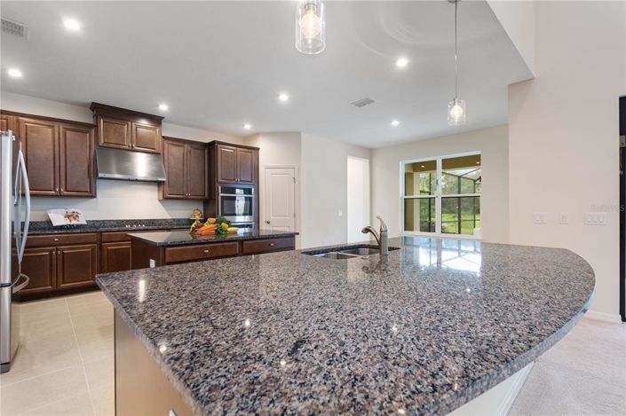 Image No.15-6 Bed House for sale