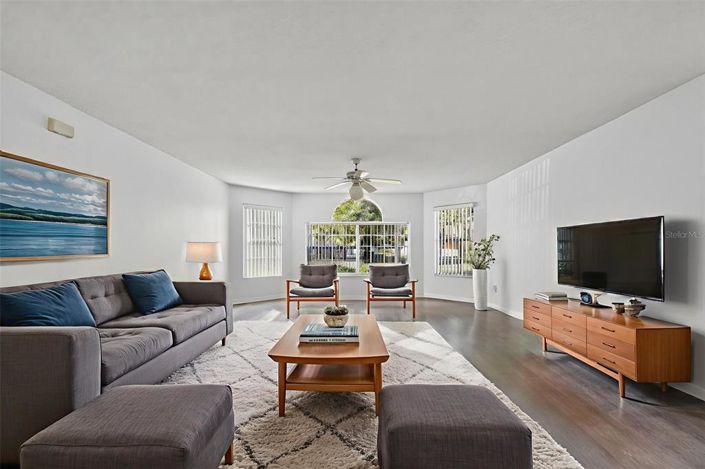 Image No.12-3 Bed Apartment for sale