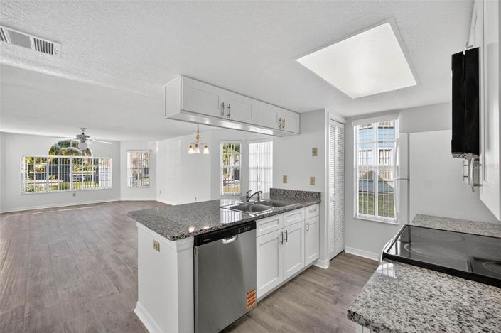 Image No.21-3 Bed Apartment for sale