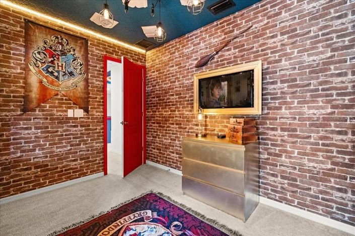 Image No.31-7 Bed House for sale