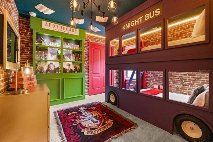 Image No.33-7 Bed House for sale