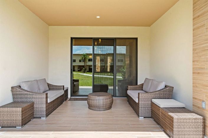 Image No.19-4 Bed Townhouse for sale