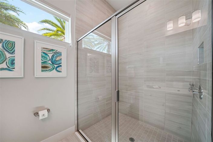 Image No.39-5 Bed House for sale