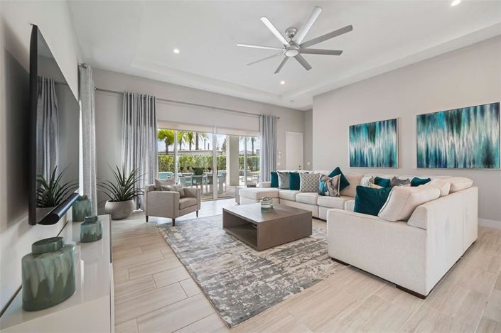 Image No.8-5 Bed House for sale