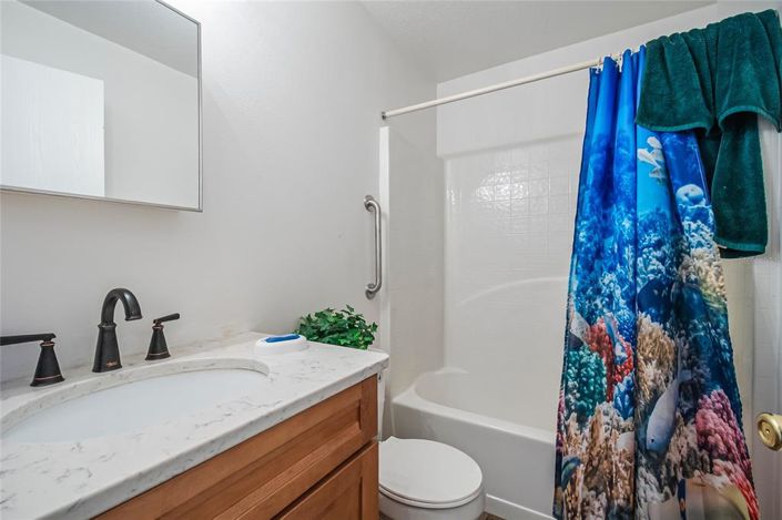 Image No.11-3 Bed House for sale