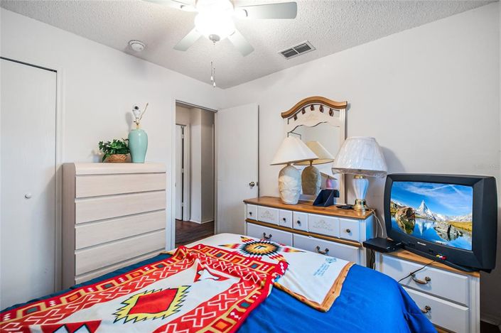 Image No.13-3 Bed House for sale