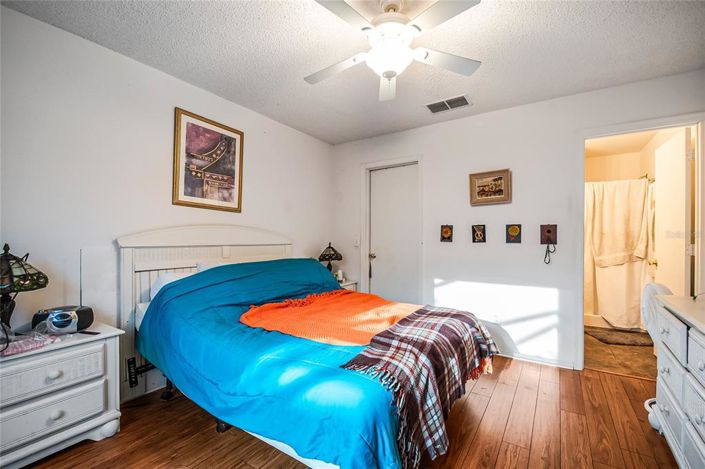 Image No.9-3 Bed House for sale