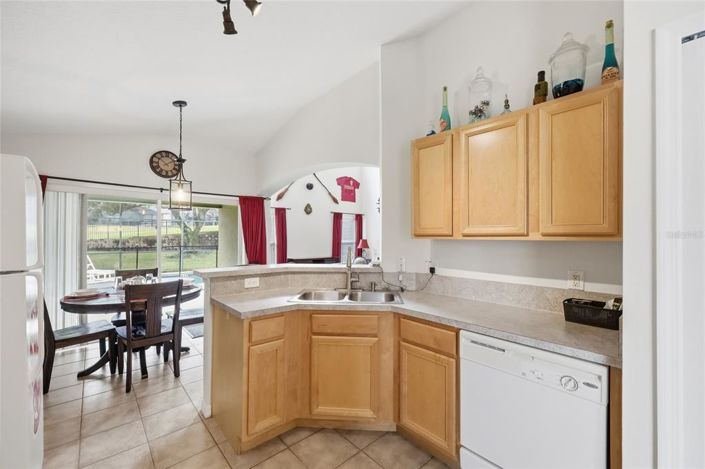 Image No.9-5 Bed House for sale