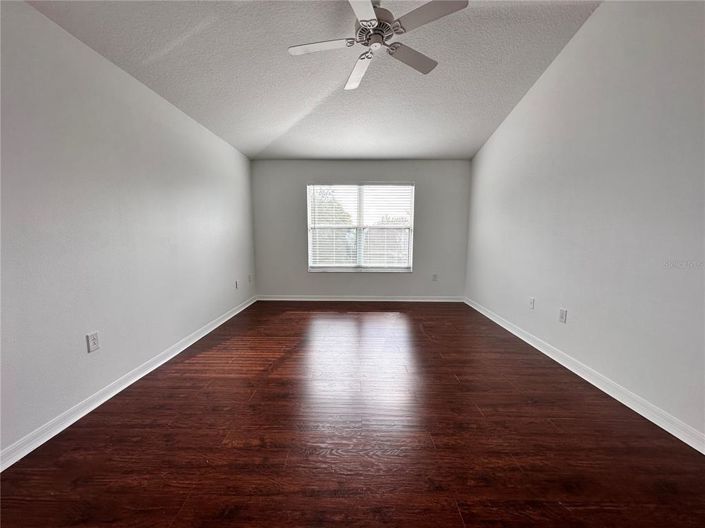 Image No.16-4 Bed House for sale