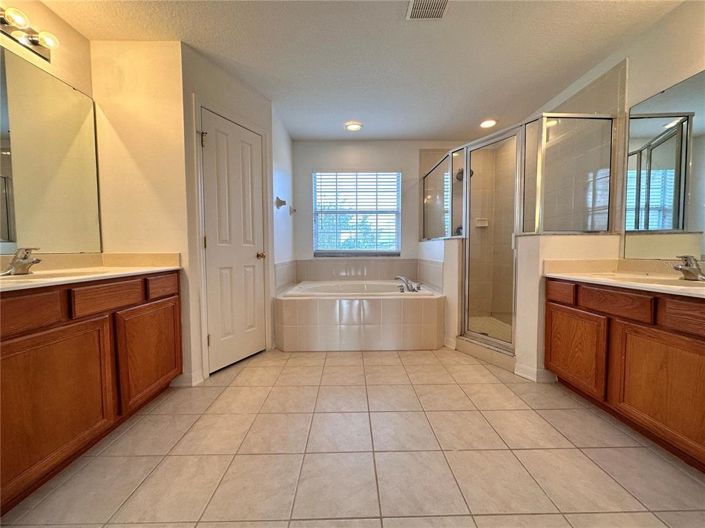 Image No.19-4 Bed House for sale