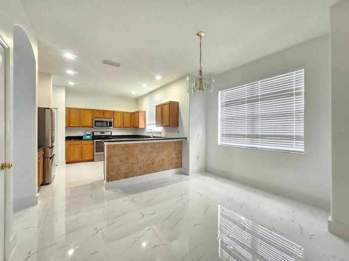 Image No.7-4 Bed House for sale