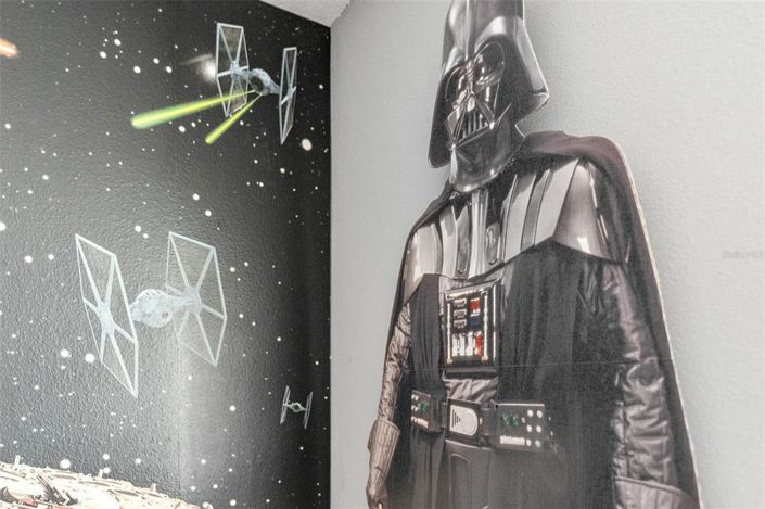 Image No.27-5 Bed Townhouse for sale