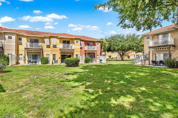 Image No.26-3 Bed Townhouse for sale