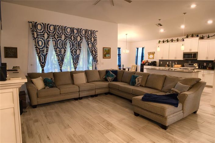 Image No.13-4 Bed House for sale