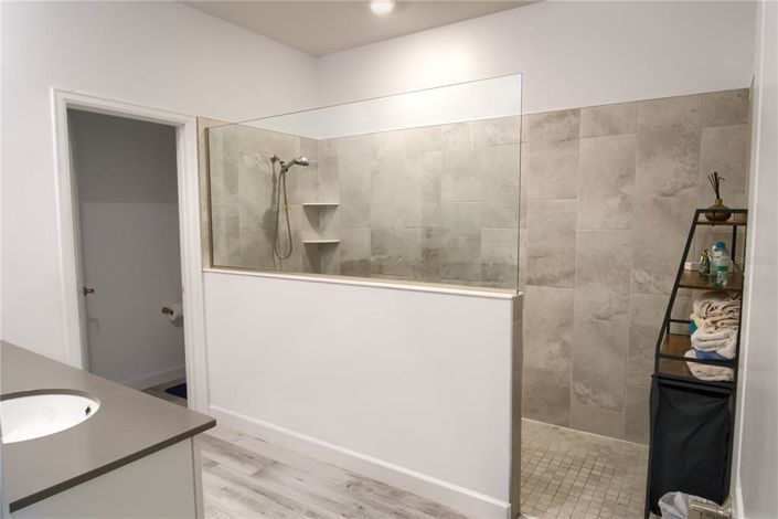 Image No.25-4 Bed House for sale