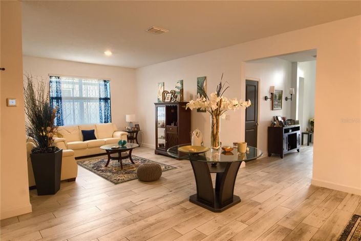 Image No.6-4 Bed House for sale