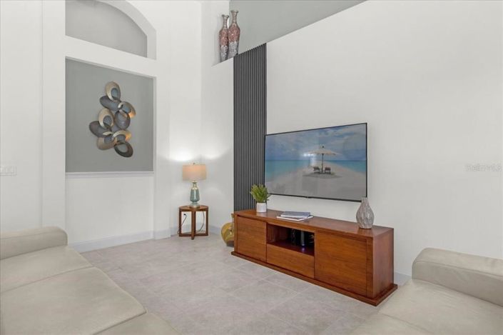 Image No.12-4 Bed House for sale