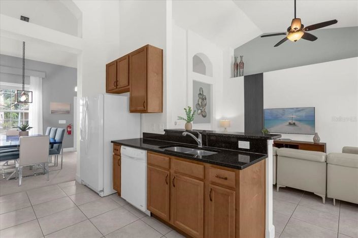 Image No.8-4 Bed House for sale