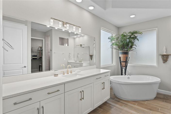 Image No.24-4 Bed House for sale