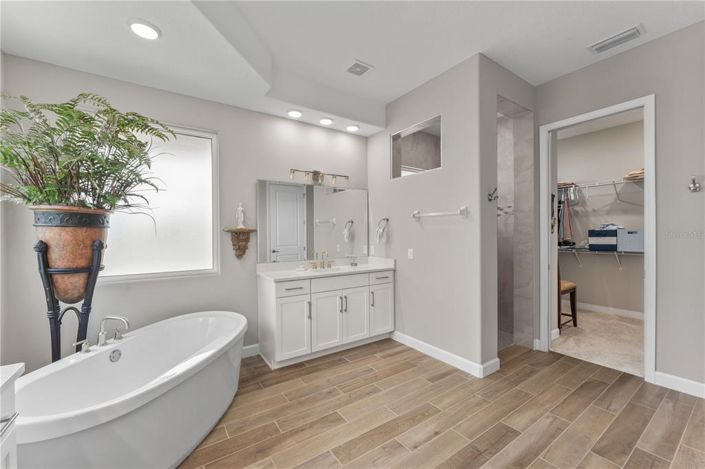 Image No.26-4 Bed House for sale