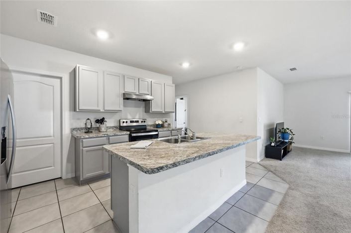 Image No.8-5 Bed House for sale