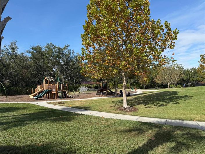 Image No.8-3 Bed House for sale