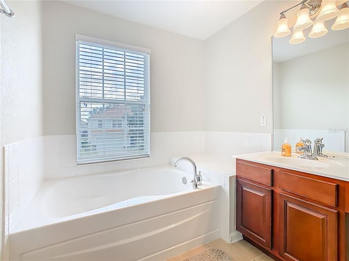 Image No.47-6 Bed House for sale