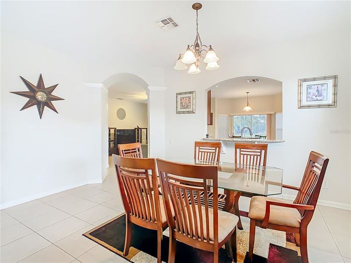 Image No.9-6 Bed House for sale