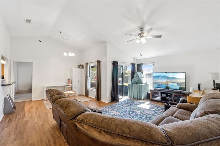 Image No.2-Maison de 3 chambres à vendre à Saint John