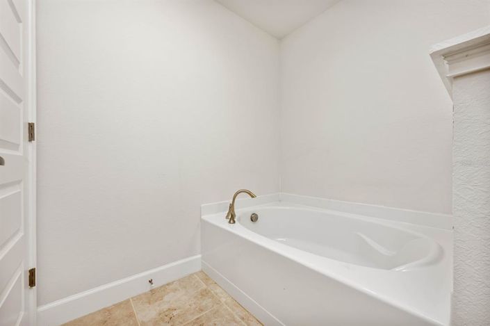 Image No.22-4 Bed House for sale