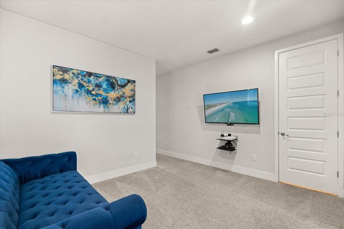 Image No.20-6 Bed House for sale