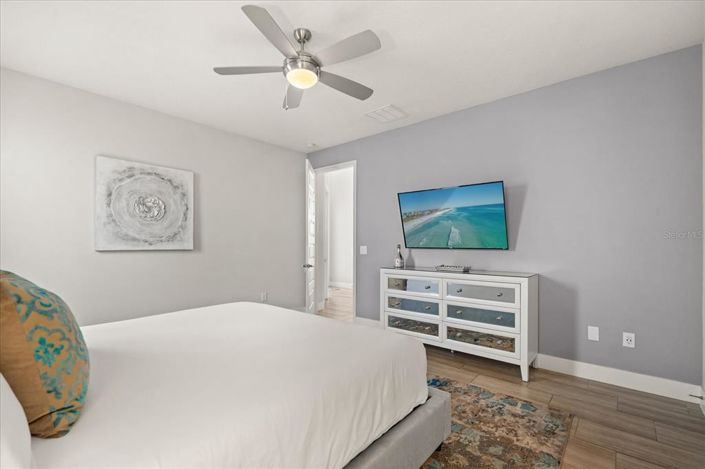 Image No.30-6 Bed House for sale