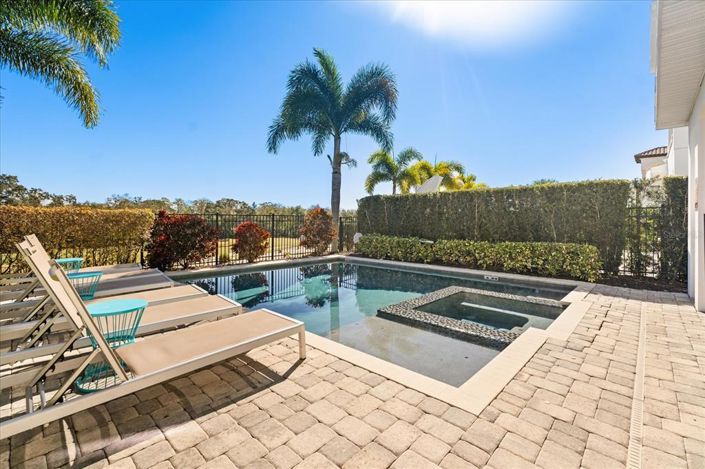 Image No.43-6 Bed House for sale